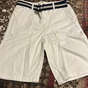 NWT! Children’s Place PLACE boys white shorts. Size 12